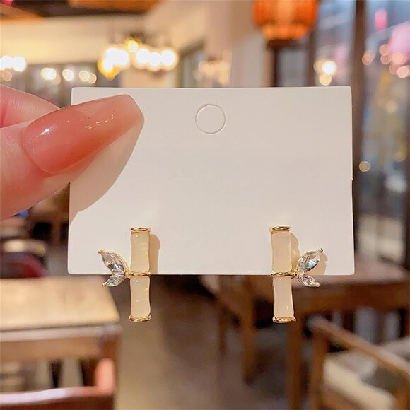 Gold Bamboo Leaf Drop Earrings for Women Chic Rhinestone Jewelry - Picture 4 of 6